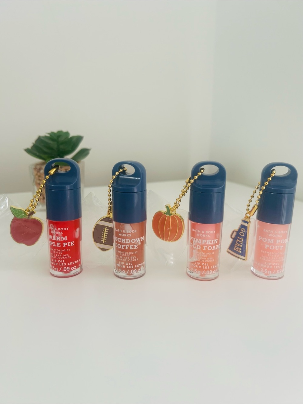 🍎🎃Bath & Body Works - Lip Oil - Set of 4 🏈📣